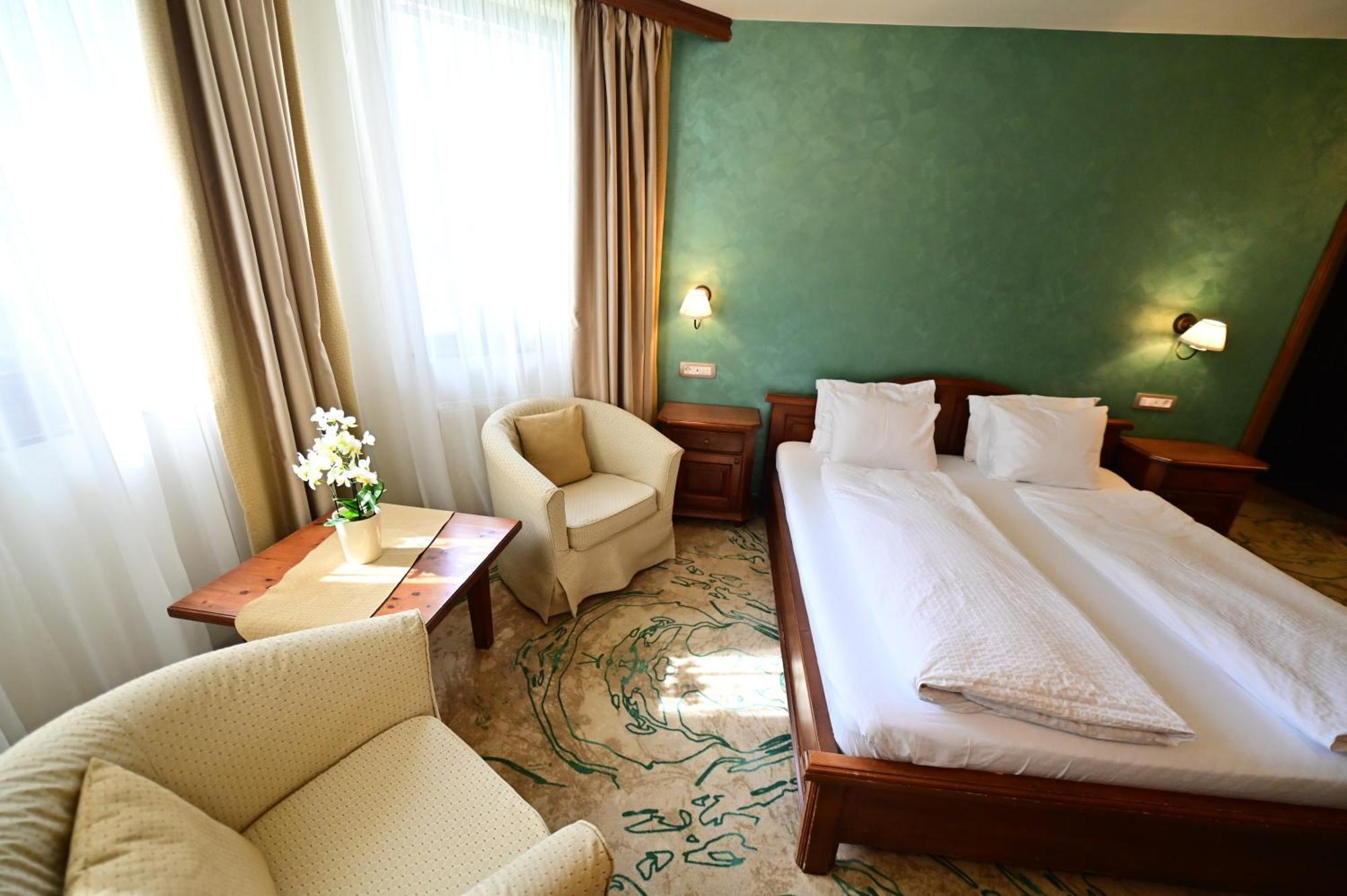 Natura Family Resort Avrig Exterior foto