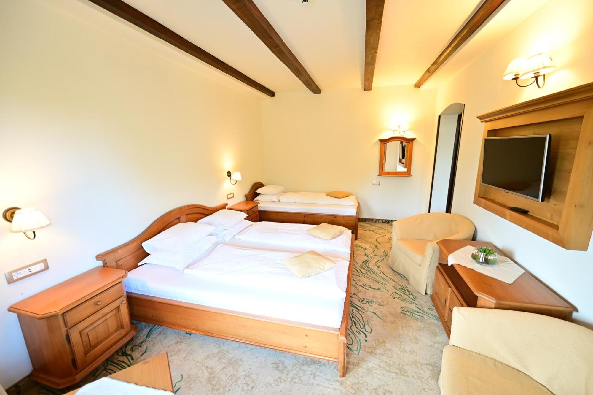 Natura Family Resort Avrig Exterior foto