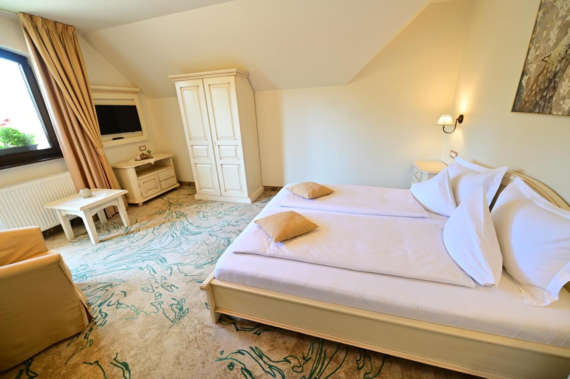 Natura Family Resort Avrig Exterior foto